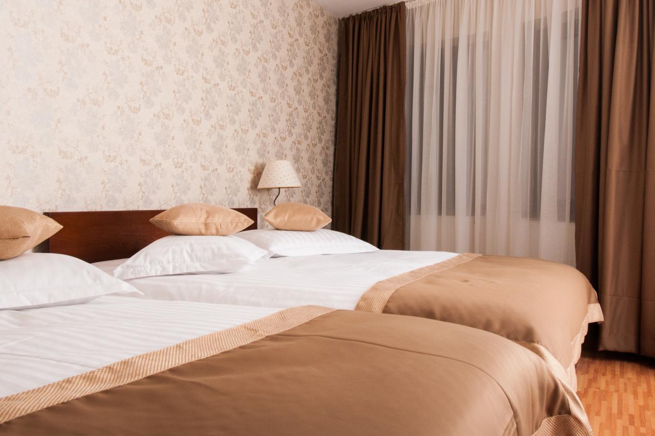 Hotel Complex Mona Caraiman Buşteni Zewnętrze zdjęcie